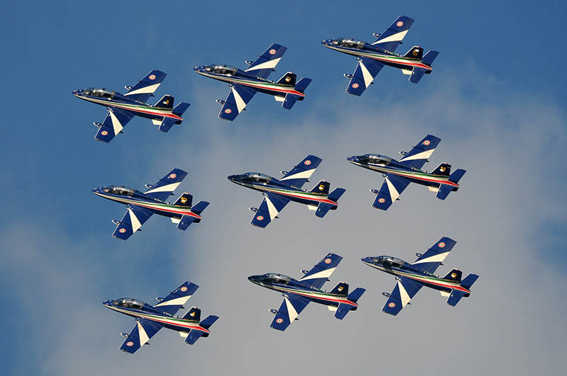 pic 11c.jpg - precision flight of the Frecce Tricolori 